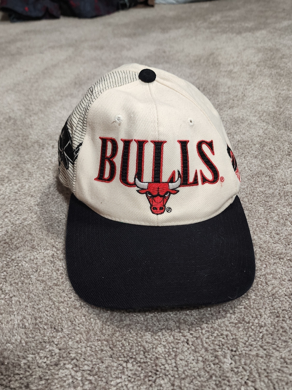 Vintage 90's Sports Specialties Chicago Bulls Snapback Hat Laser Basketball Wool